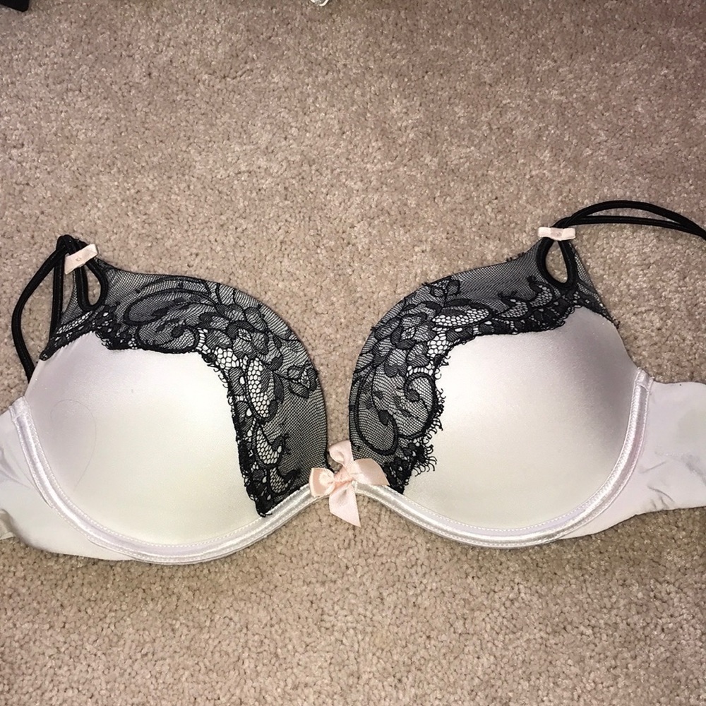 Victoria’s Secret Plunge Bra